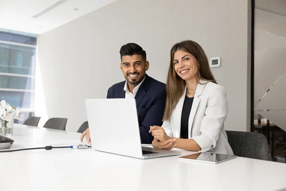 Business Finance Broker vs Lender: Explained for UK SMEs